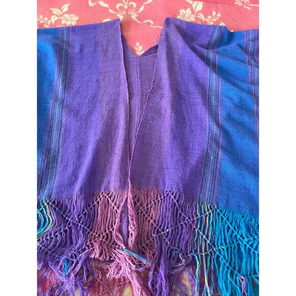 vtg. Mexican fringed Handwoven 100% wool shawl poncho scarf O/S - Picture 7 of 7